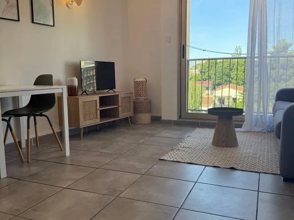 À Louer T1 MEUBLE avec balcon