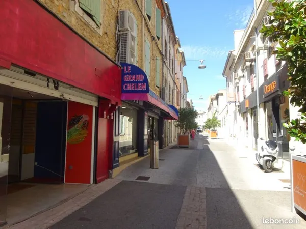 Murs commerciaux 109 m² Alès