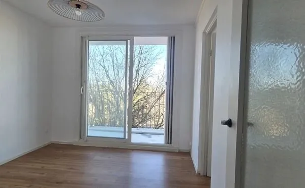 A vendre T2, 35m², Proche université Pau, cave, entièrement rénové