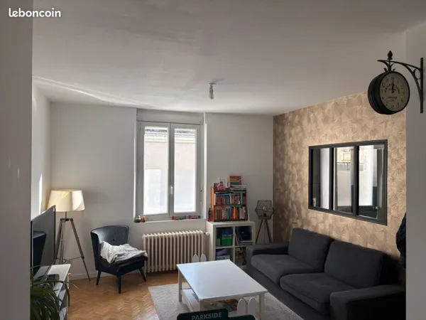 🌿 Maison familiale lumineuse et pleine de charme - 4 chambres - Cour extérieure - Transports à pieds