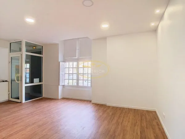 Local commercial 2 pièces 52 m²