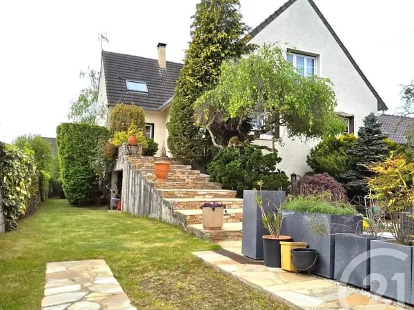 Maison 8 pièces 240 m²