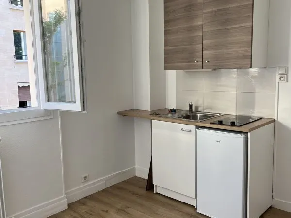 Loue studette - non meublée 19m² - Neuilly sur seine