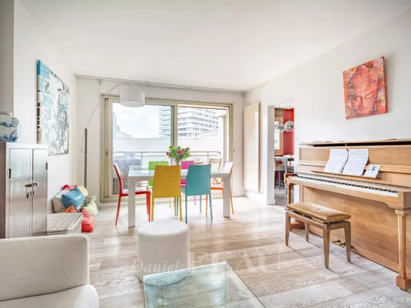 Paris XIVe- Gaité- Appartement familial avec terrasse en parfait état.