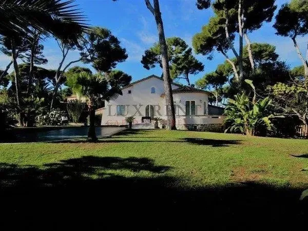Villa avec jardin plat et vue sur la mer au Cap d'Antibes