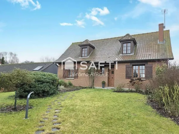 Semi plain-pied individuel avec sous-sol complet