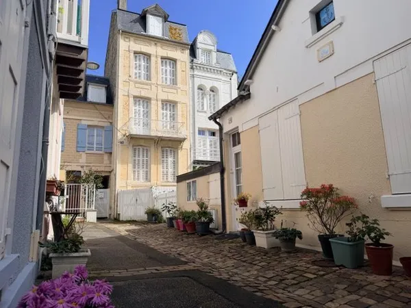 CHARMANT ET LUMINEUX 3 PIÈCES AVEC BALCON