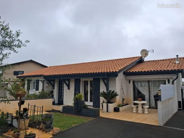 Maison plain pied avec piscine