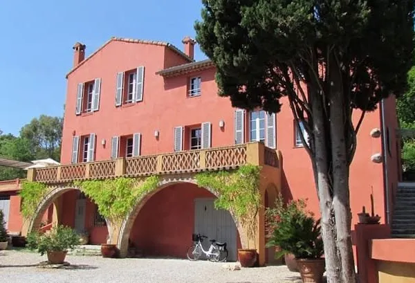 Propriété 16 pièces 420 m²