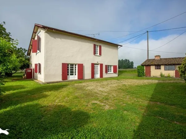 Maison en pierre de 8 pièces principales