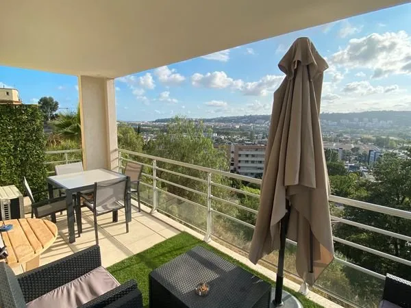 Studio meublé 30 m² - Terrasse - Vue mer & montagne - Nice Ouest
