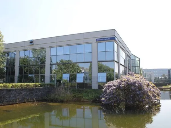 Local d'activité 670 m²