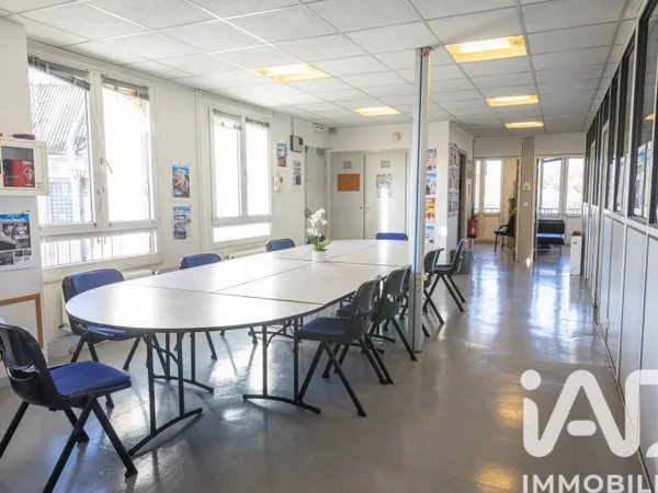 Bureau 15 pièces 391 m²