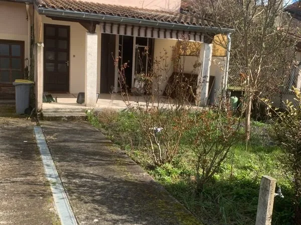 Maison avec terrasse et jardin