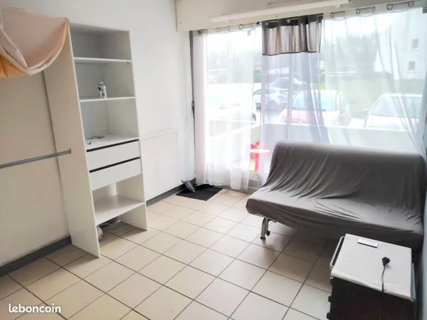 Studio meublé 18 m² proche IUT / FAC - 450 CC - Parking - Disponible immédiatement