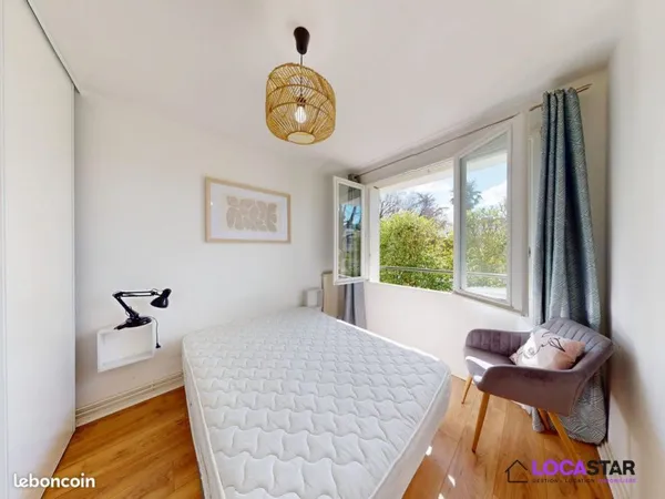 Appartement 4 pièces 9 m²