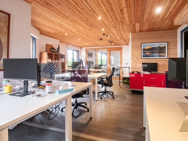 Bureaux 198 m² Annecy - Secteur TRIANGLE D'OR - A DEUX PAS DE...