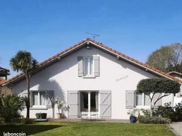Maison avec dépendances
