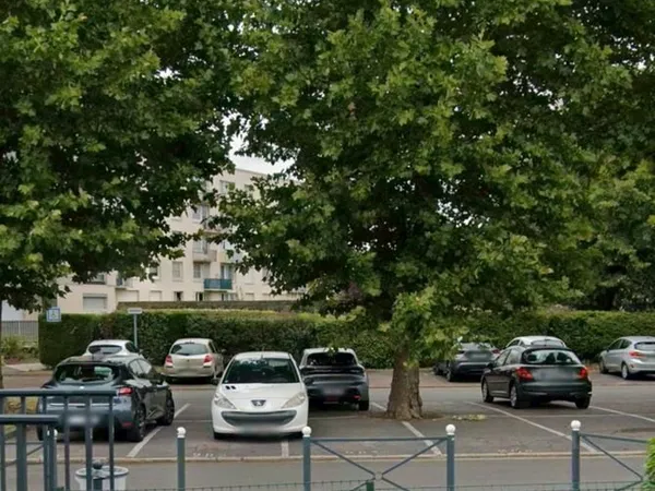 🚗 Place de parking sécurisée à louer - Ris-Orangis (91130)