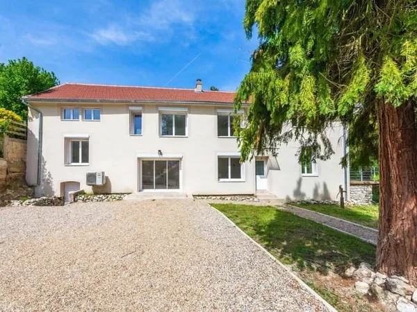 Maison 7 pièces 192 m²