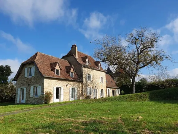 Grande maison de campagne en zone rurale 8ha
