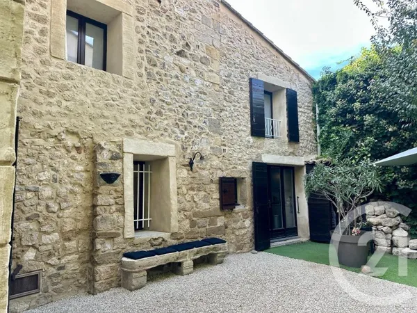 Maison 6 pièces 220 m²