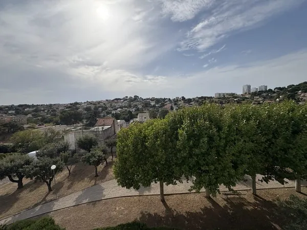 Appartement T3, lumineux, 89 m2, garage, résidence sécurisée, Marseille 15