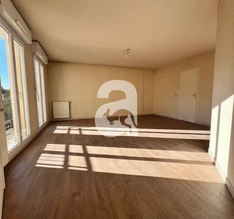 SOISSONS. APPARTEMENT EN RESIDENCE