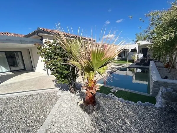AUZIELLE - Maison 5 pièces 118m² avec studio indépendant de 15m² et piscine
