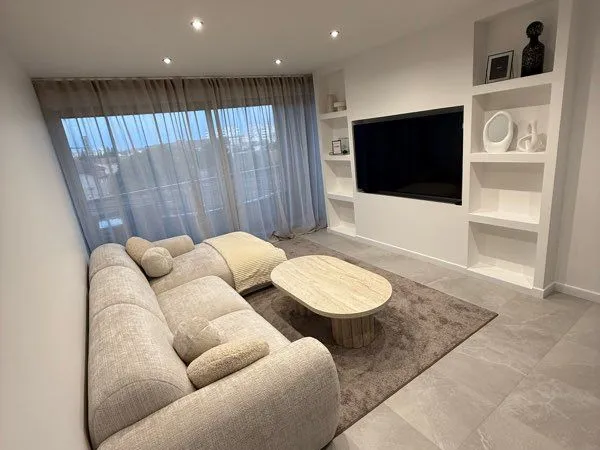 Appartement 3 pièces rénové - 60 m² - Parking + Cave