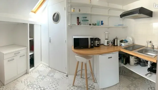 Grand studio avec chambre en mezzanine