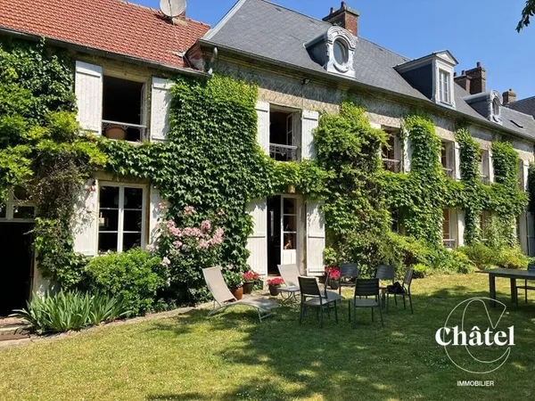 Maison 6 pièces 235 m²