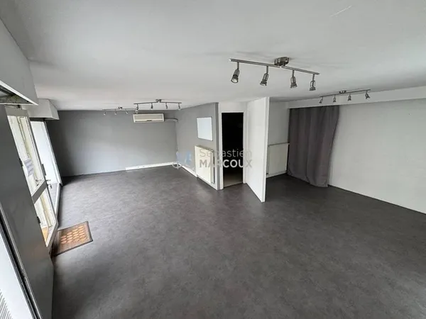 Bureau et espace de travail Location Montbrison   660€