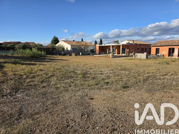 Terrain 888 m²