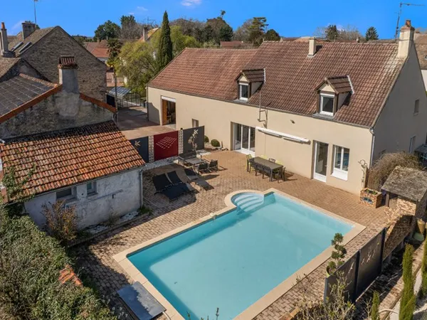 A vendre: Très Belle Maison en Pierre à Bligny - les - Beaune de 6 pièces dont 4 chambres + dépendan