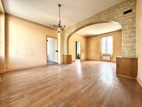 Appartement T5 de 106 m2 avec 167 m2 de terrain