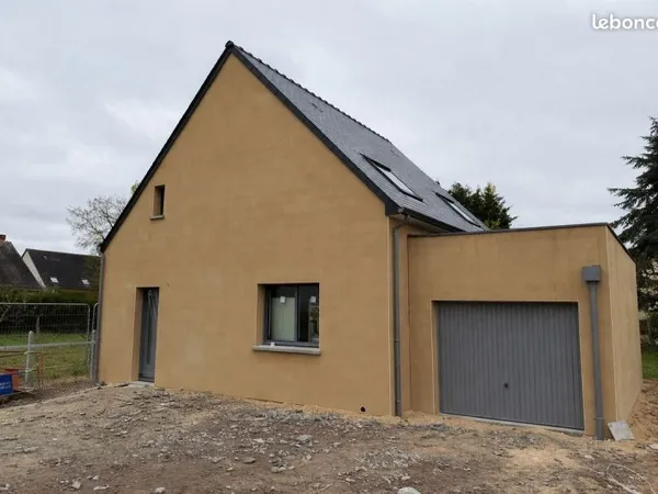 Soucelles: Maison T4 + Bureau - 107m2 - Parcelle : 379m2 - 275.320