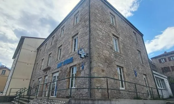 Ideal MEDICAL, Paramédical, vétérinaire, Local commercial Dunières 143 m2 avec parking 6 places