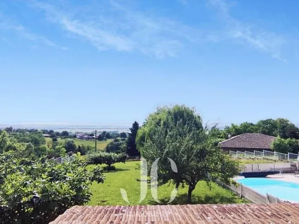 Maison 7 pièces 195 m²