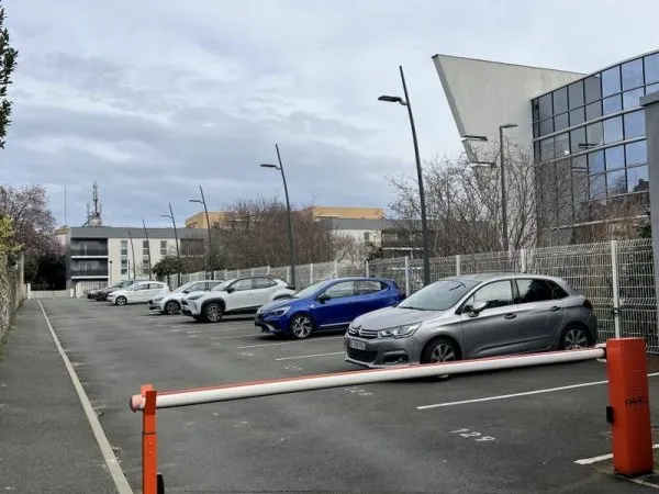 Parking Quartier Madeleine- Proche ESA