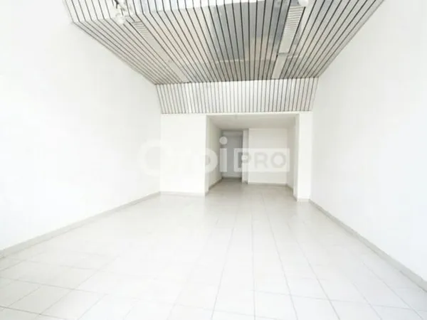 Local commercial 71 m²