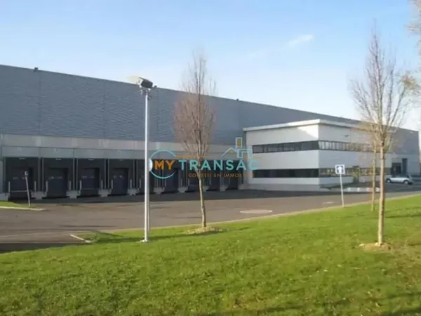 BONNEUIL : A LOUER Entrepôt de 9 456m²