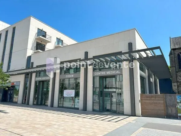 Local commercial 806 m²