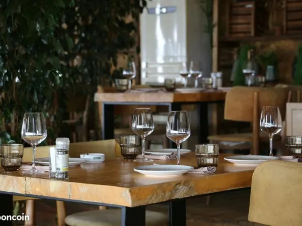 Bar, restaurant 130 m² PARIS