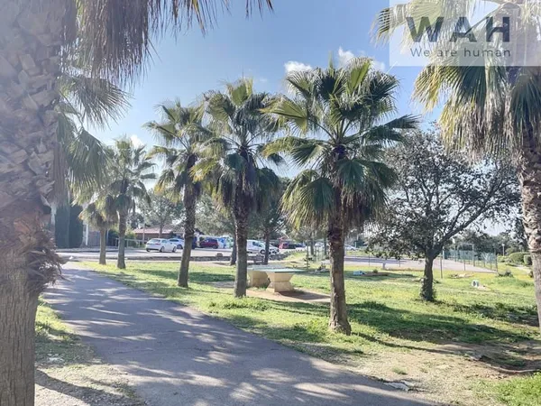 VILLA T4 - 3 CHAMBRES, TERRASSE, GARAGE, 2 PLACES DE PARKING