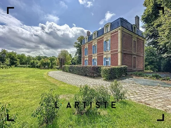 Maison 11 pièces 352 m²