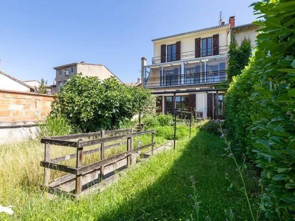 Maison 6 pièces 151 m²