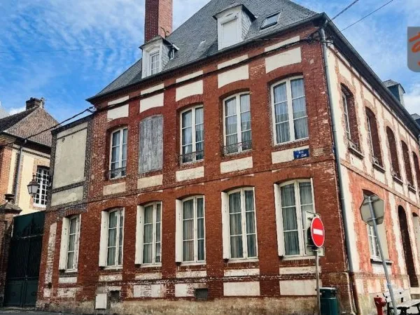 Maison 9 pièces 240 m²