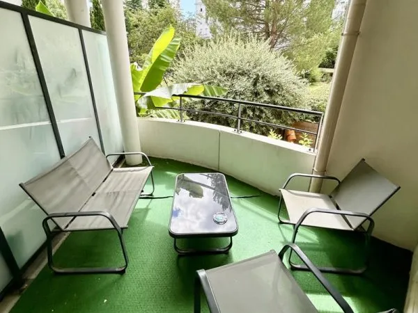 TASSIN LA DEMI LUNE RESIDENCE 2003 AVEC PISCINE VENTE APPART