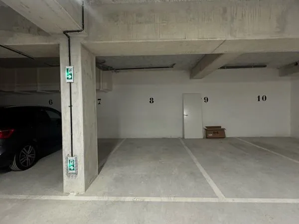 Parking sécurisé - Résidence récente à Clichy